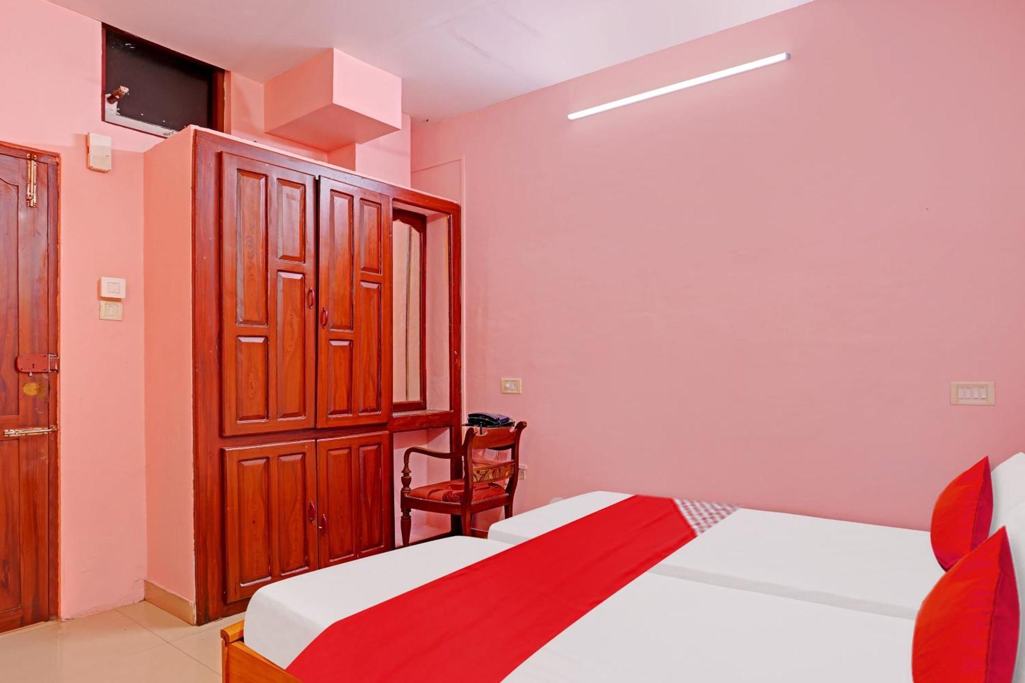 Hotel O Safa Inn Trippapur Esterno foto