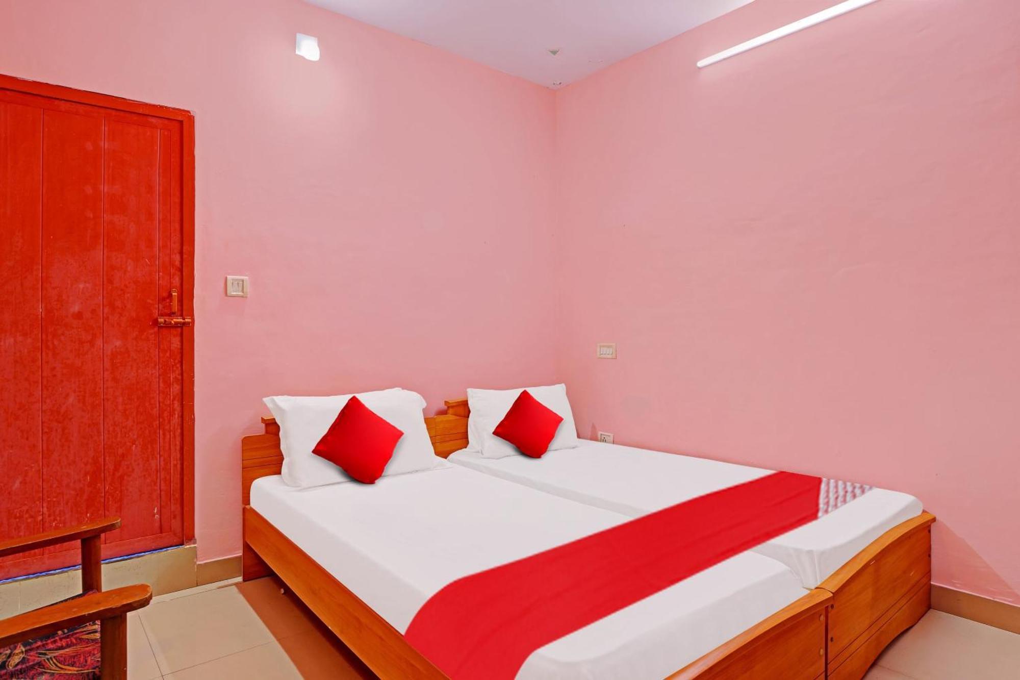Hotel O Safa Inn Trippapur Esterno foto