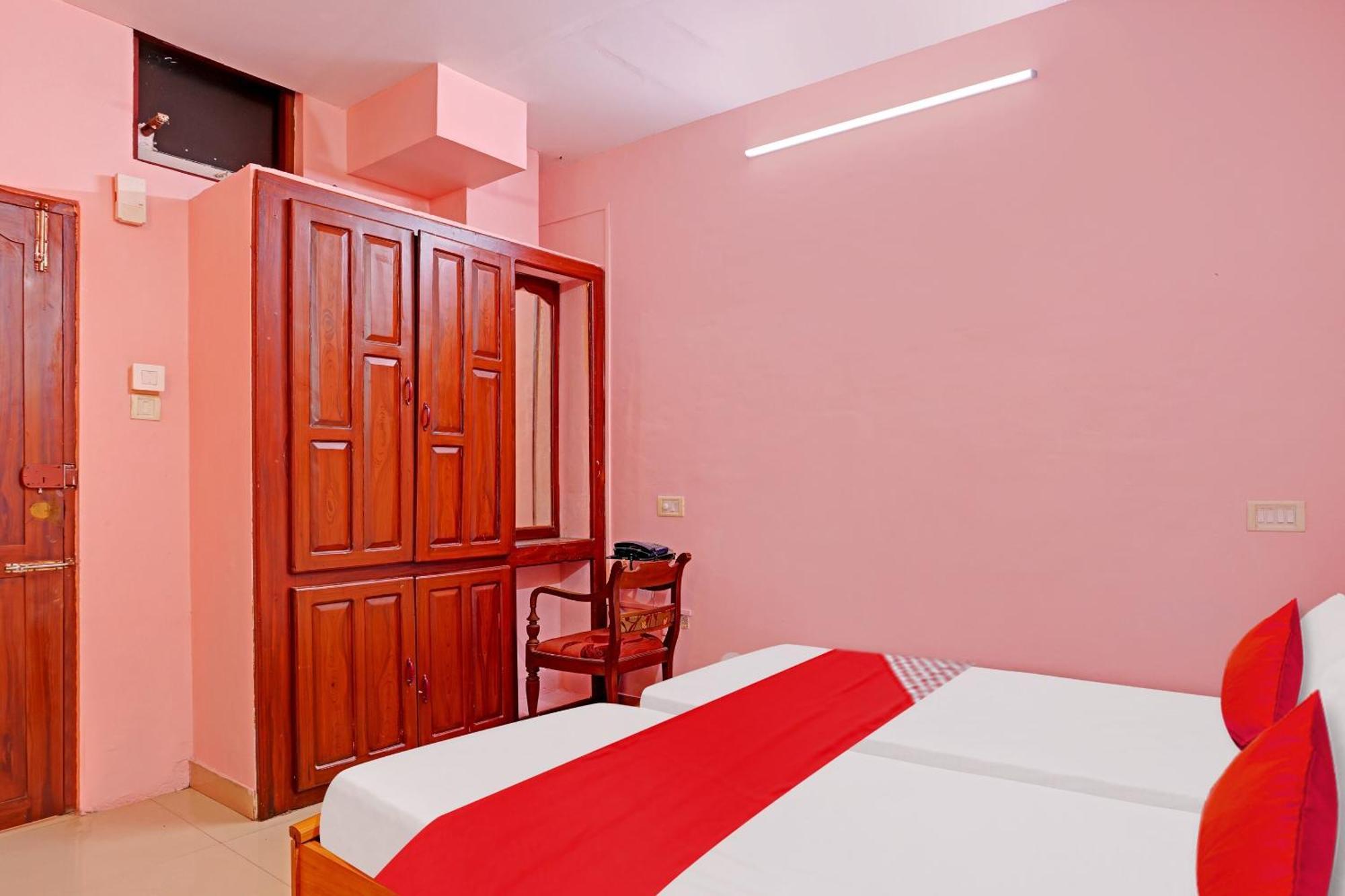 Hotel O Safa Inn Trippapur Esterno foto