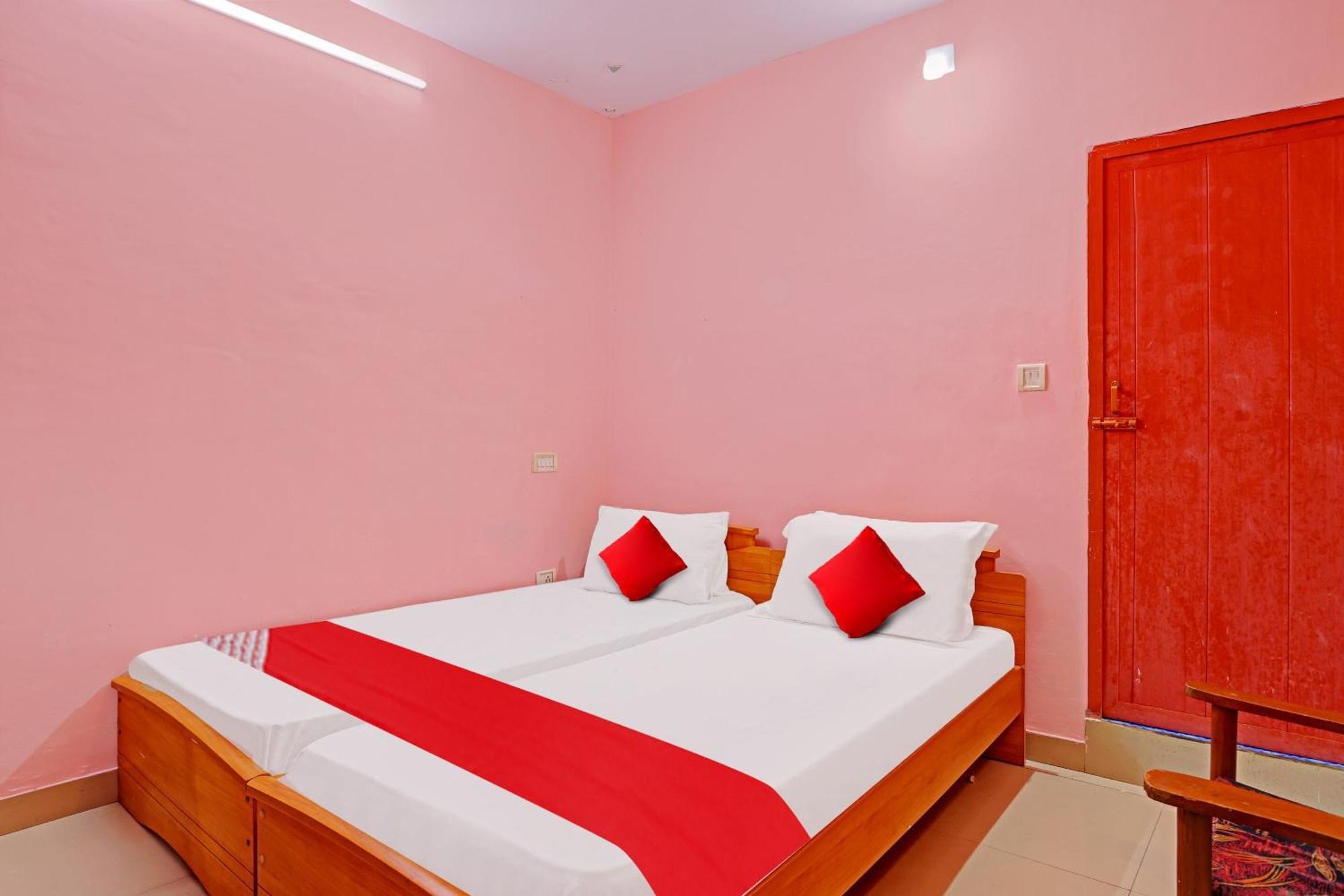 Hotel O Safa Inn Trippapur Esterno foto