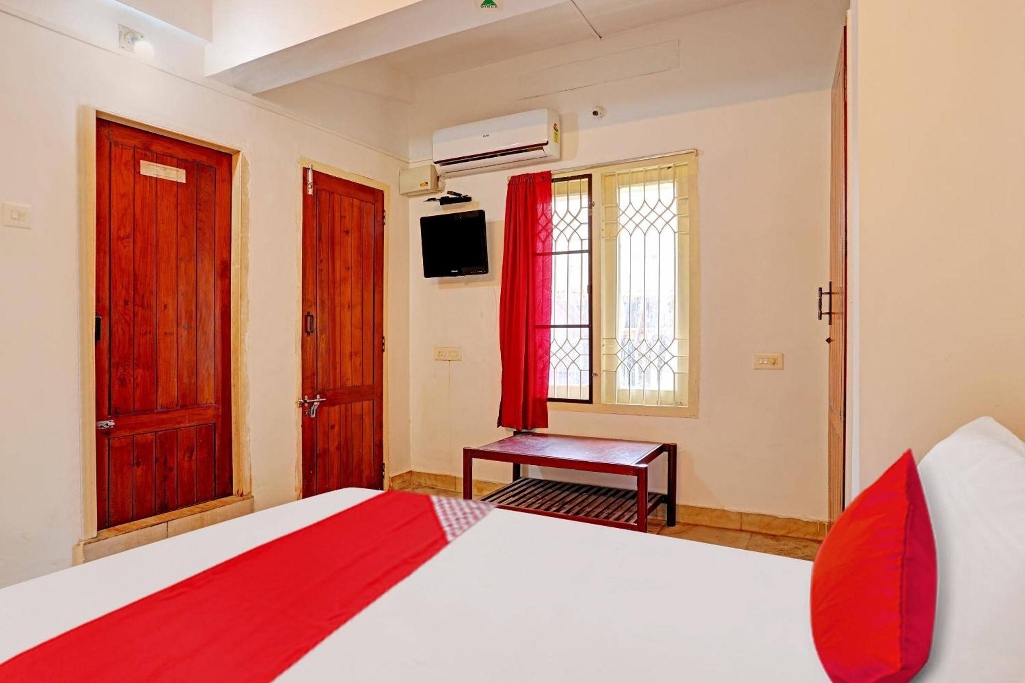 Hotel O Safa Inn Trippapur Esterno foto